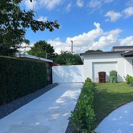 Stunning Deluxe Studio Hialeah Exterior foto